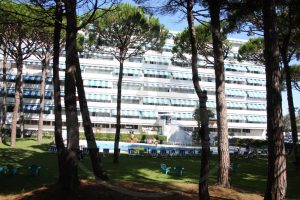 PLAZA – B4
